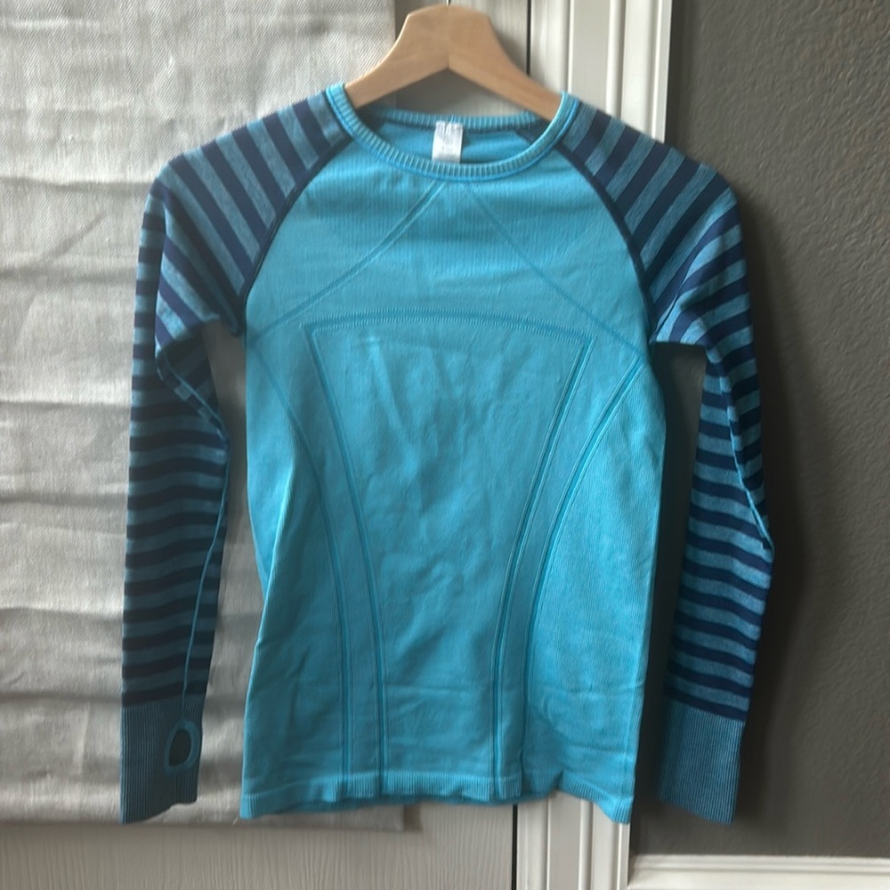Blue Ivivva Long Sleeve with Thumb Holes Size Kids 12 Like New